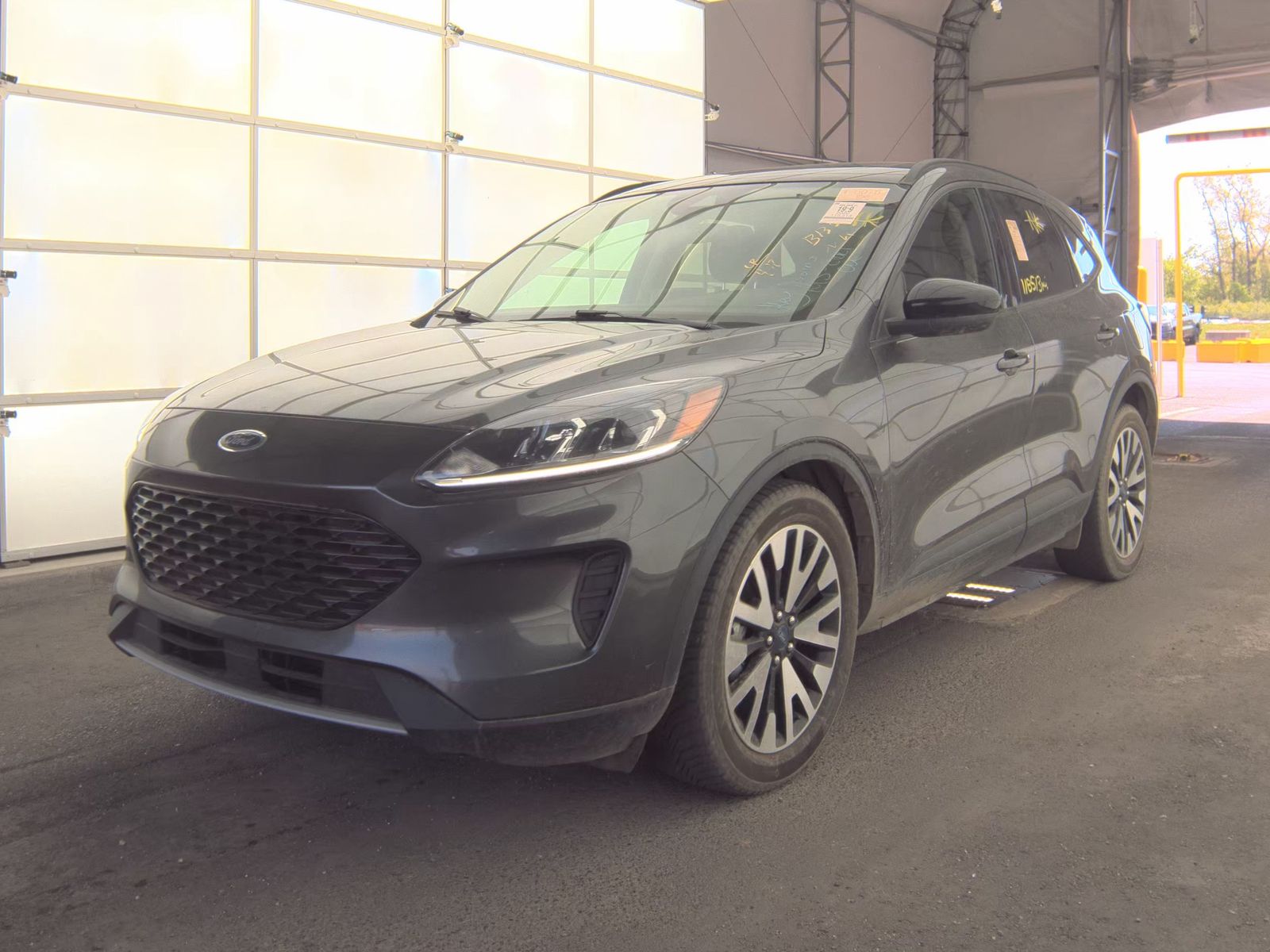 FORD ESCAPE - 1