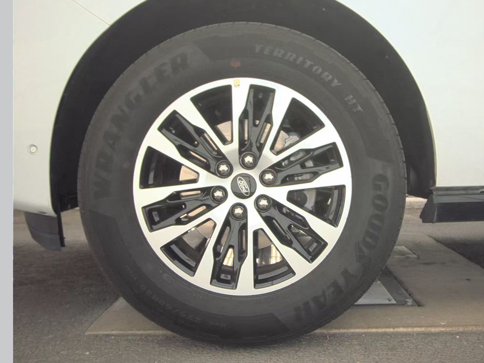 FORD EXPEDITION - 10
