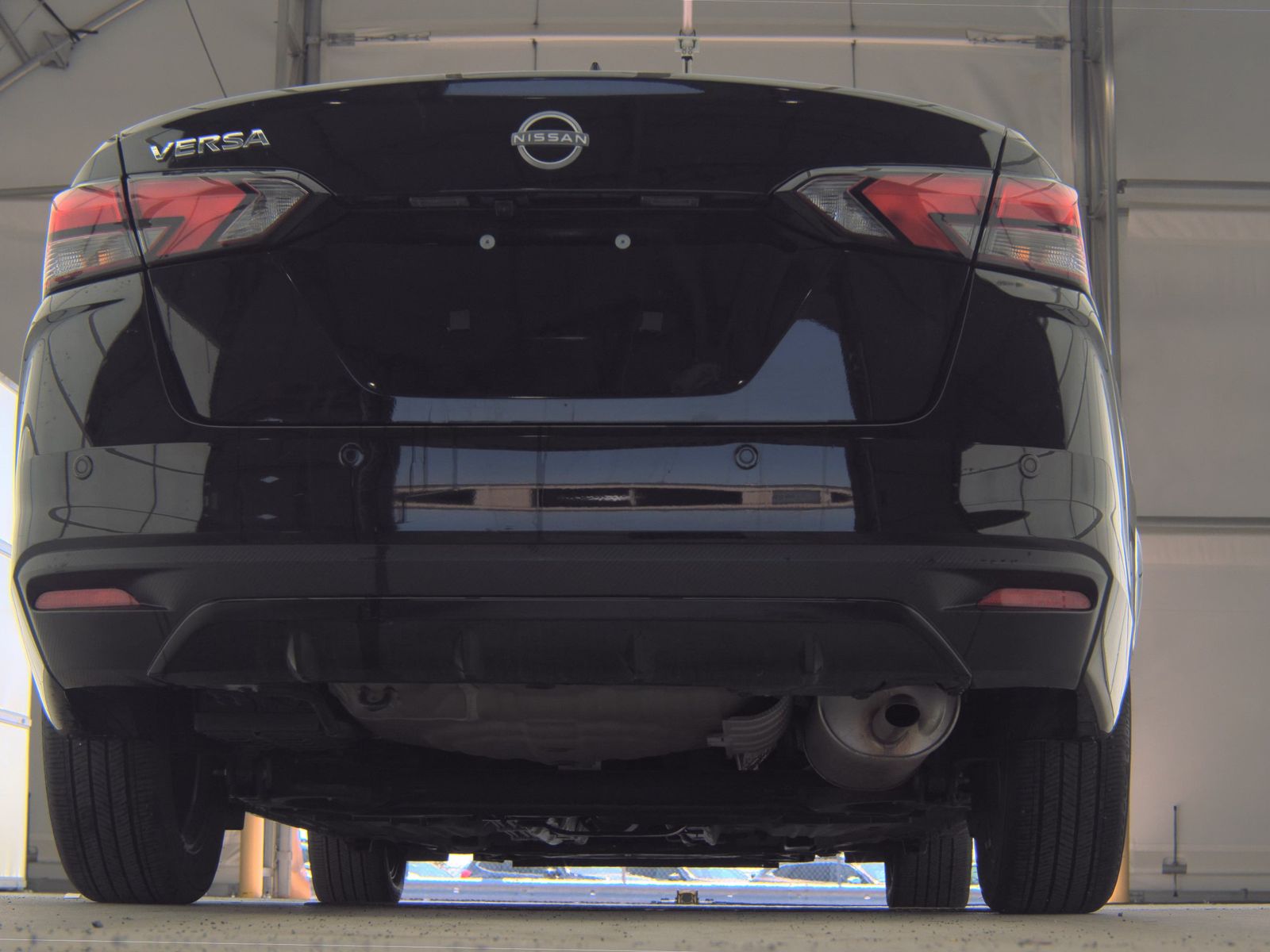 NISSAN VERSA - 8