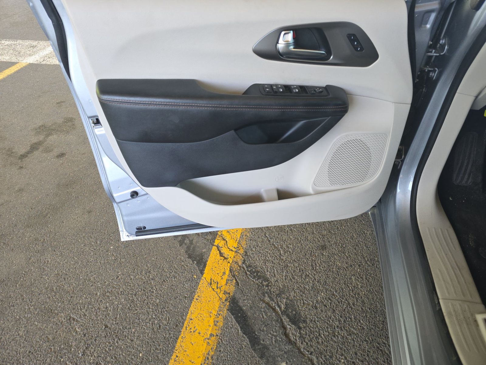 2020 Chrysler Pacifica Touring L FWD