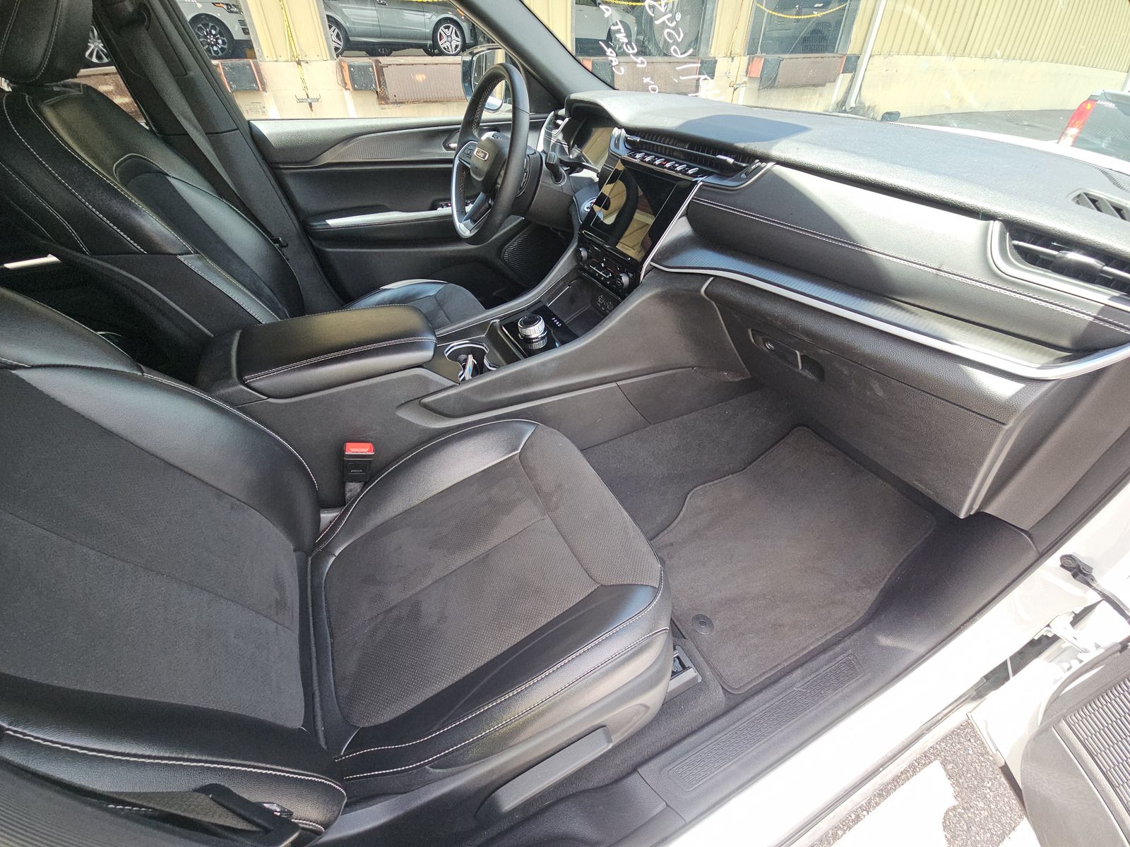 2024 Jeep Grand Cherokee Altitude RWD