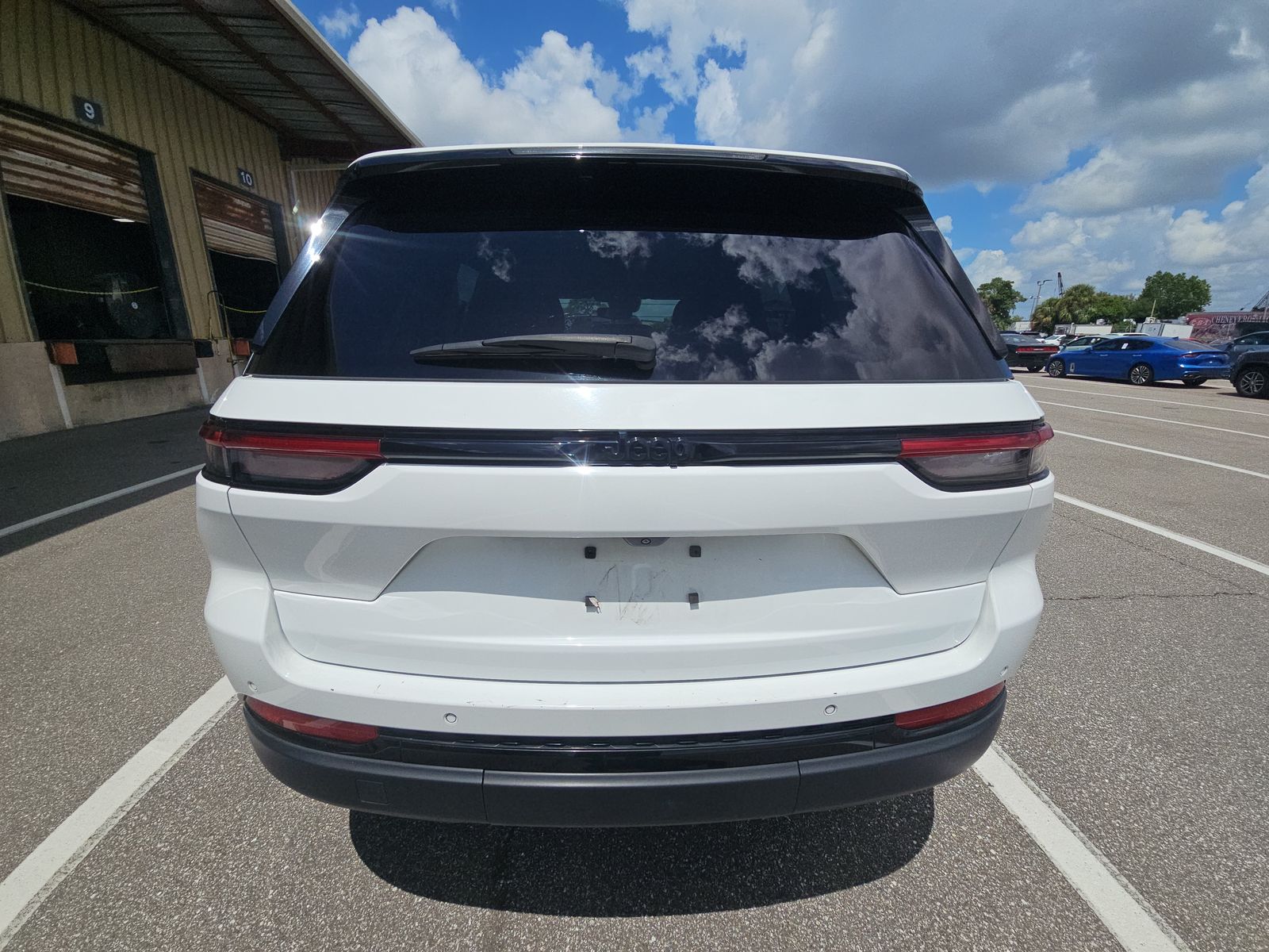 2024 Jeep Grand Cherokee Altitude RWD