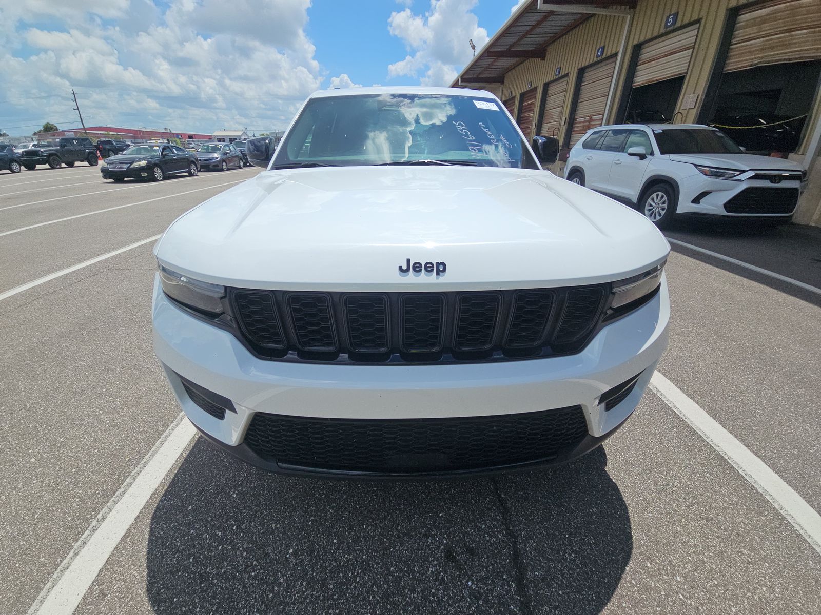 2024 Jeep Grand Cherokee Altitude RWD