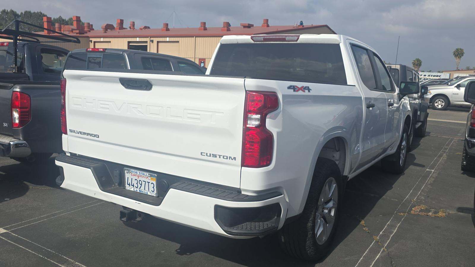 2022 Chevrolet Silverado 1500 Custom AWD
