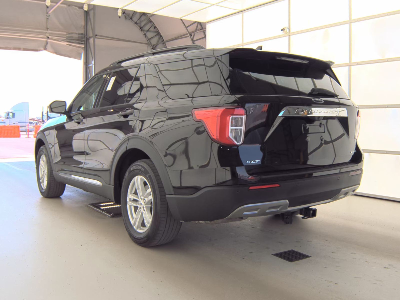 FORD EXPLORER - 9