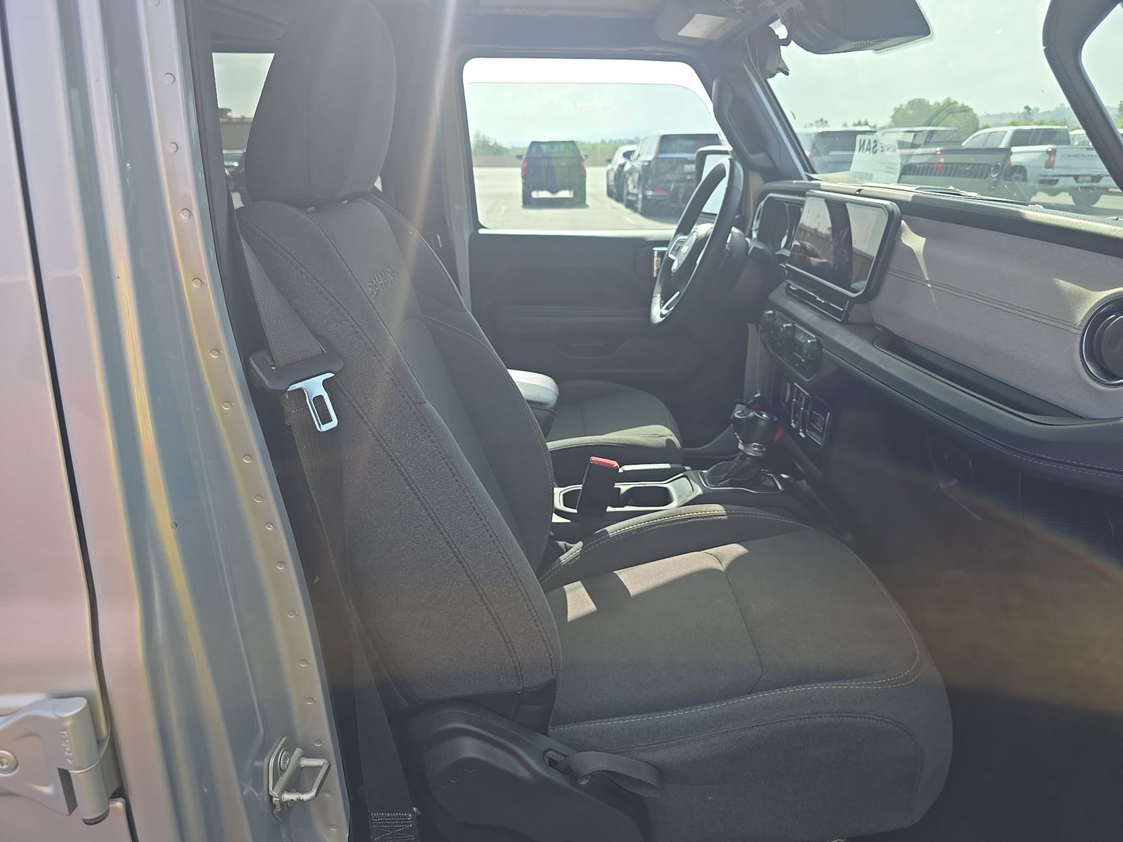 2024 Jeep Wrangler Sahara AWD