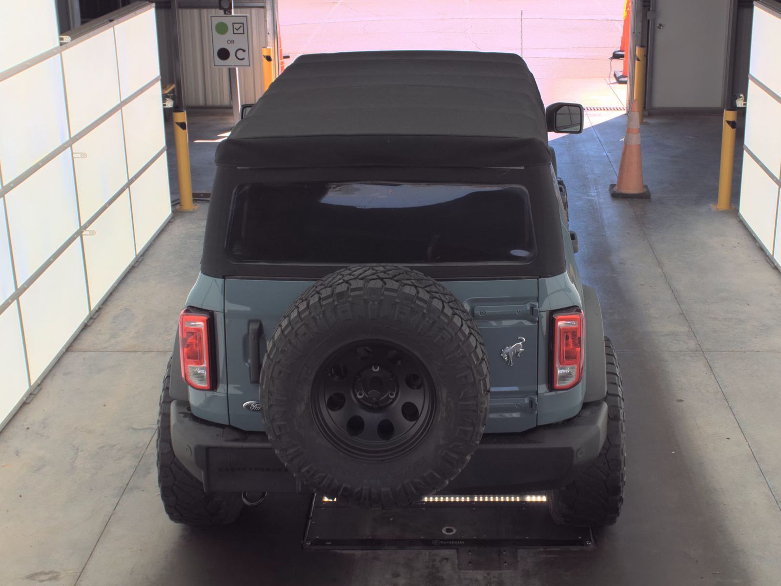 FORD BRONCO - 7