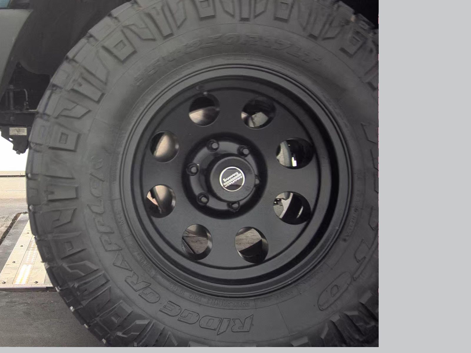 FORD BRONCO - 10