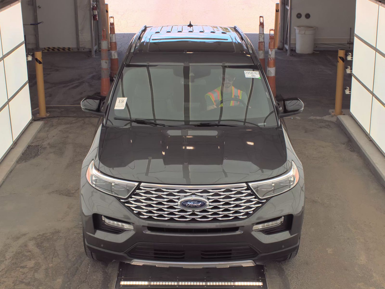 FORD EXPLORER - 3
