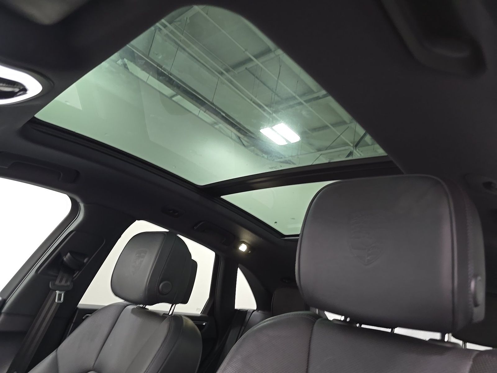 2023 Porsche Macan Base AWD