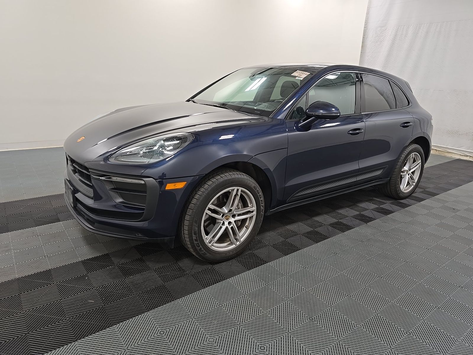2023 Porsche Macan Base AWD