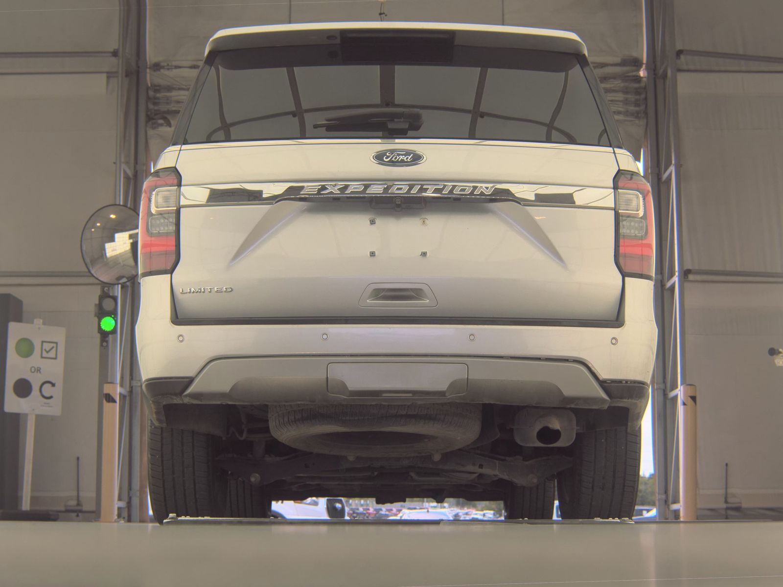 FORD EXPEDITION - 8
