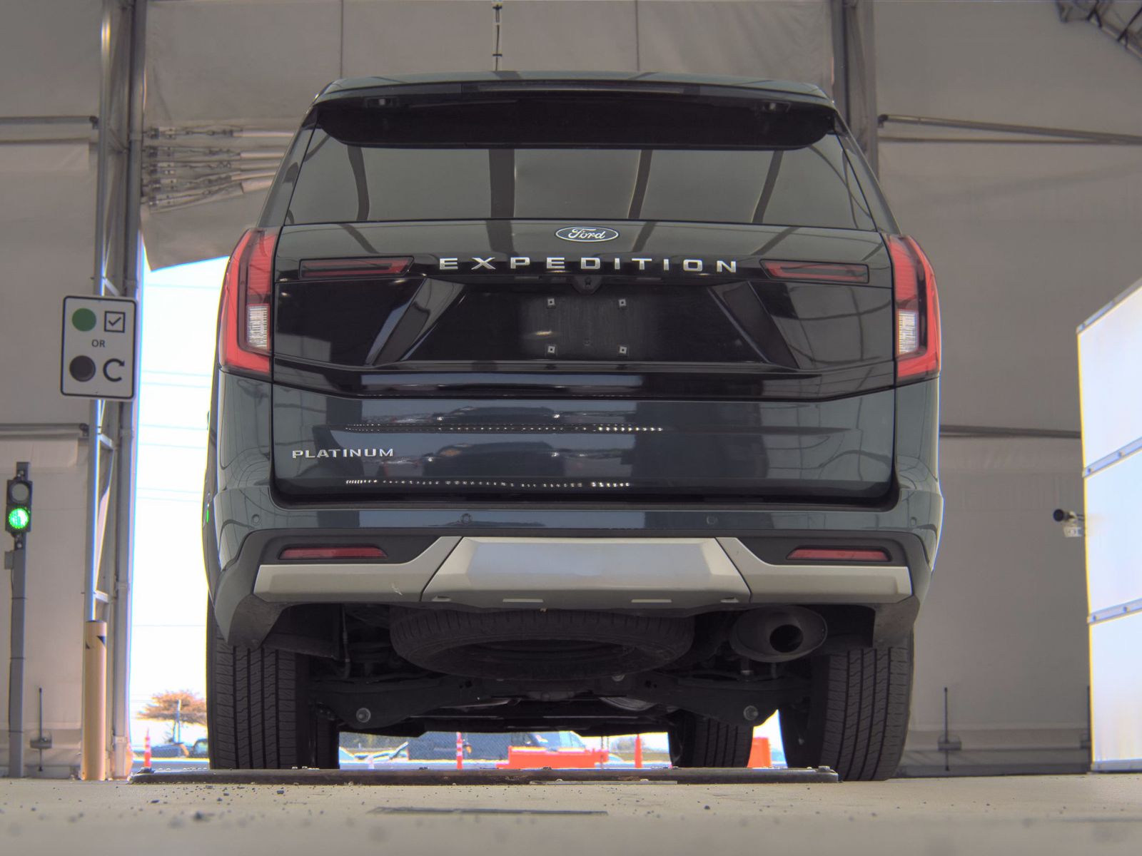 FORD EXPEDITION - 8