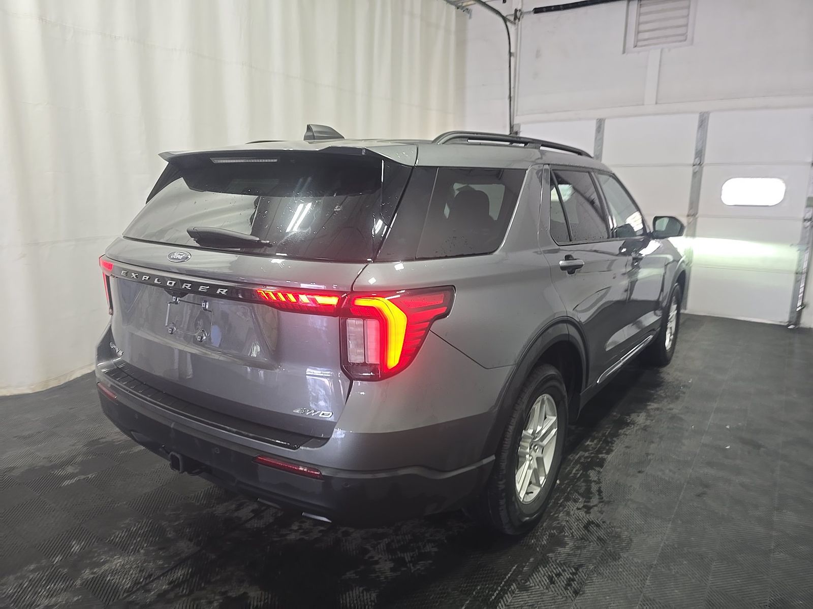 FORD EXPLORER - 5