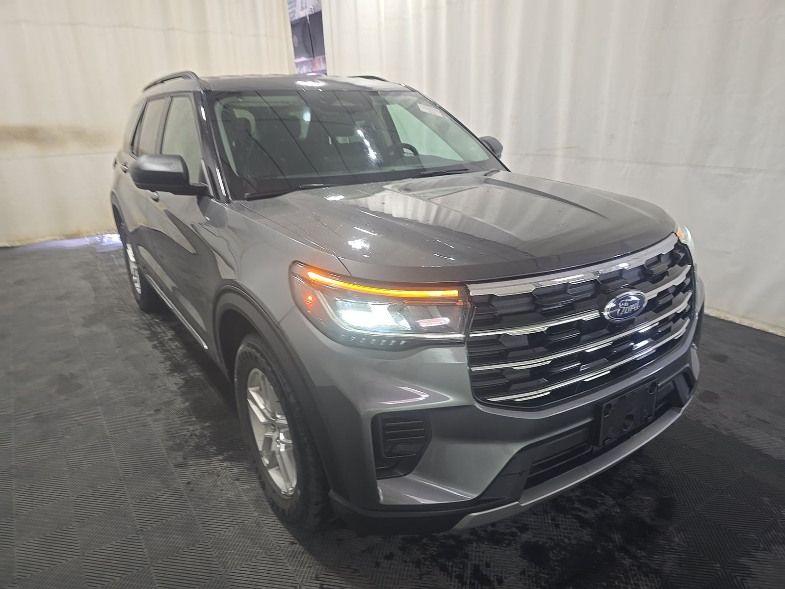 FORD EXPLORER - 4