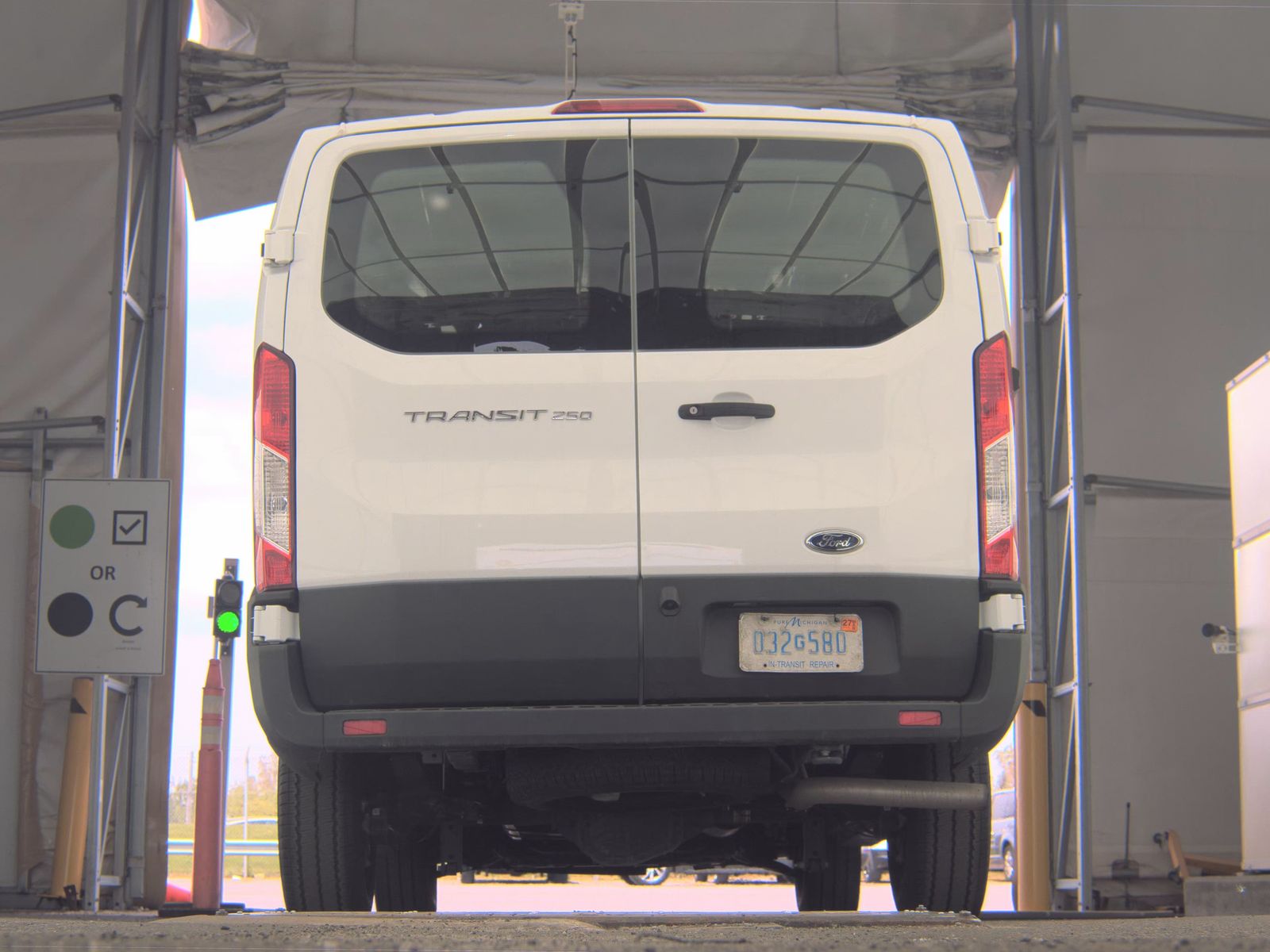 FORD TRANSIT 250 - 8