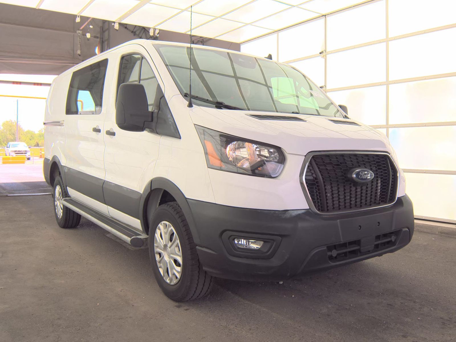 FORD TRANSIT 250 - 5