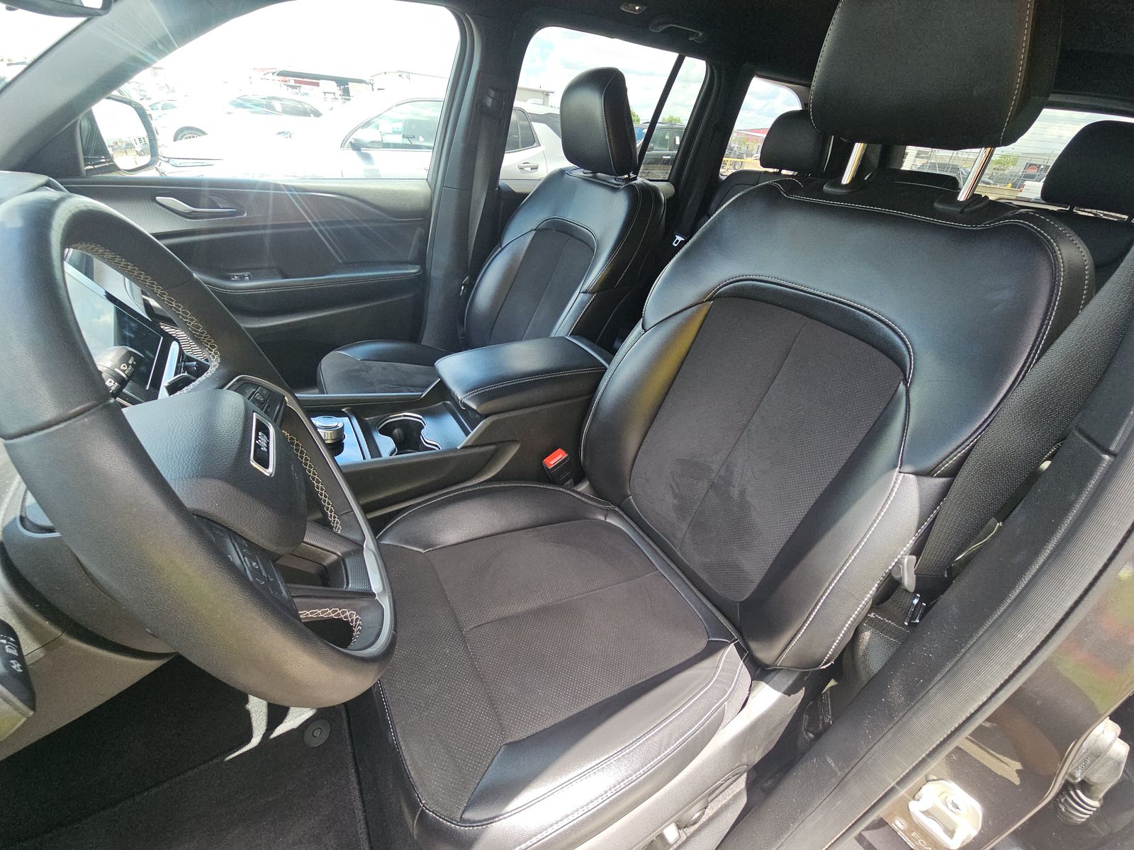 2024 Jeep Grand Cherokee Altitude RWD