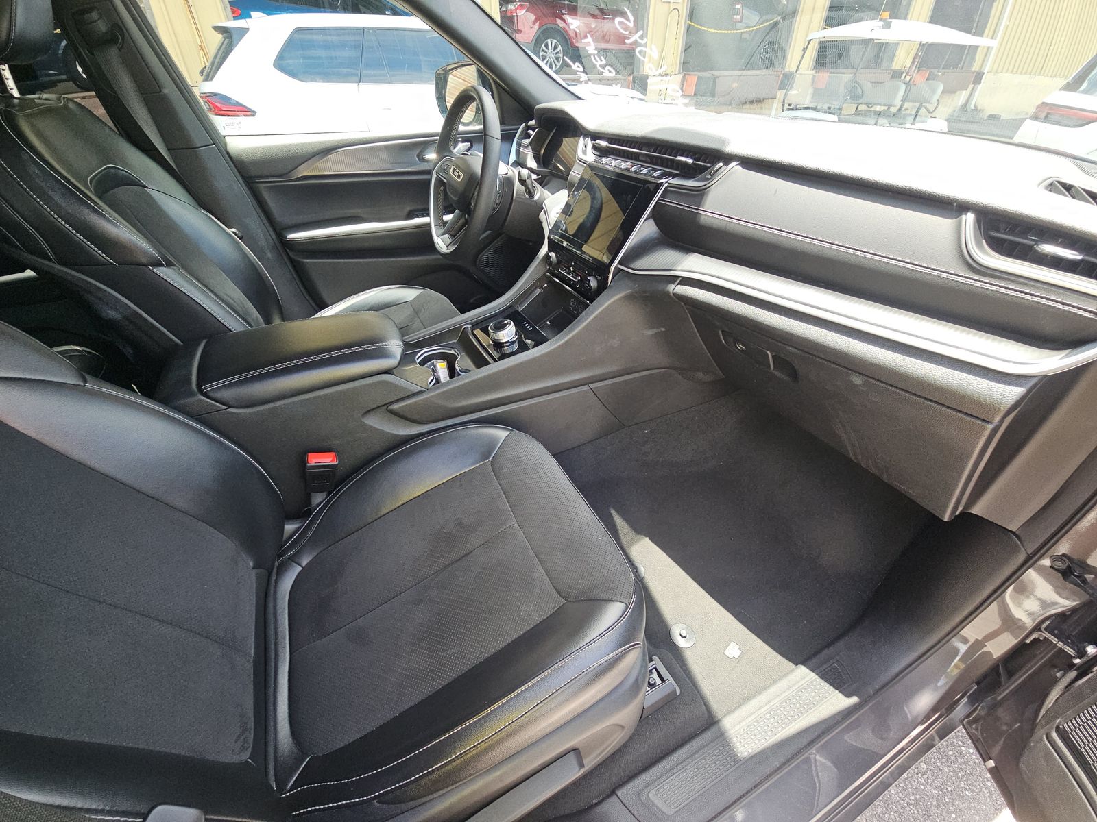 2024 Jeep Grand Cherokee Altitude RWD