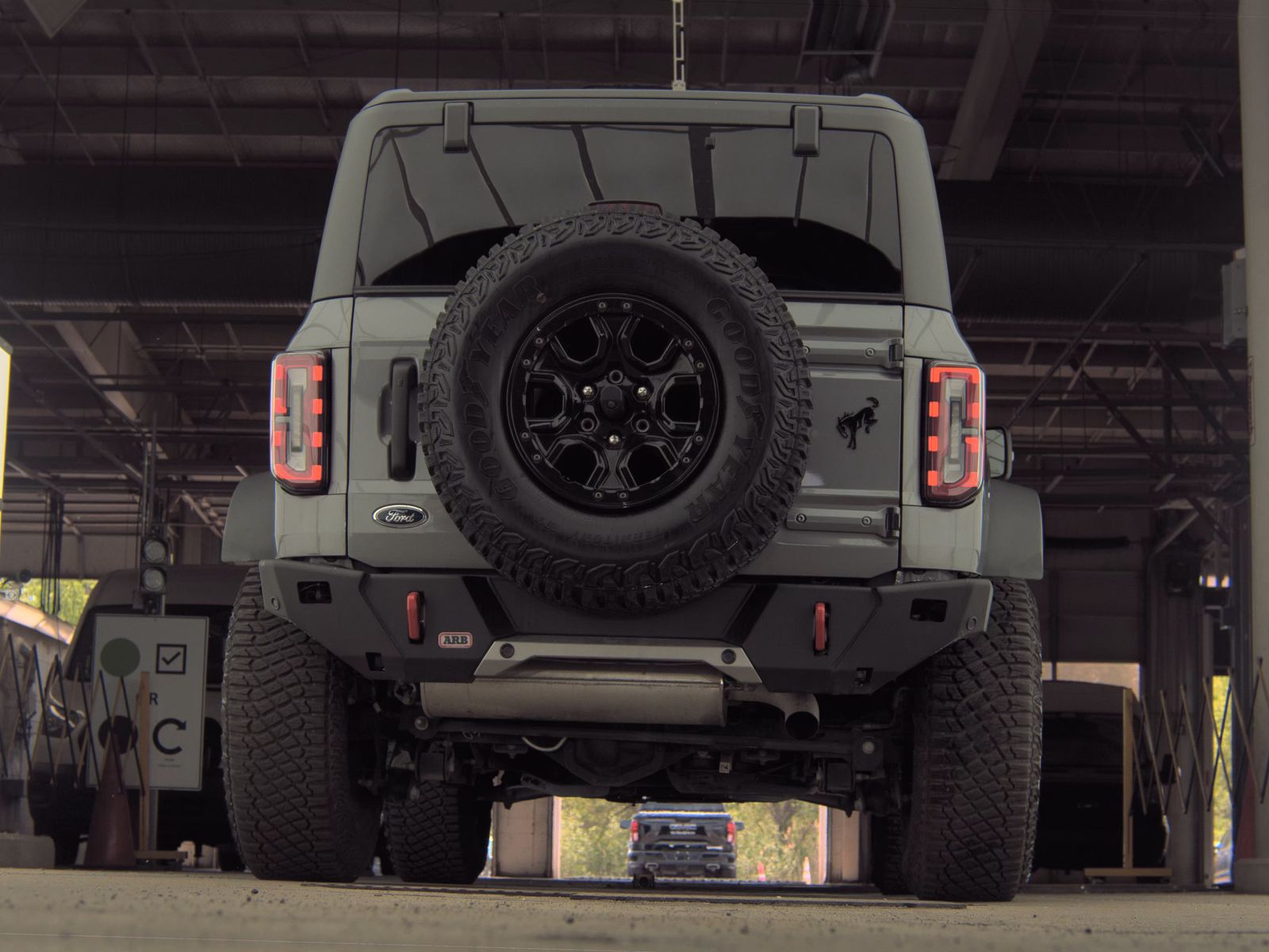 FORD BRONCO - 8