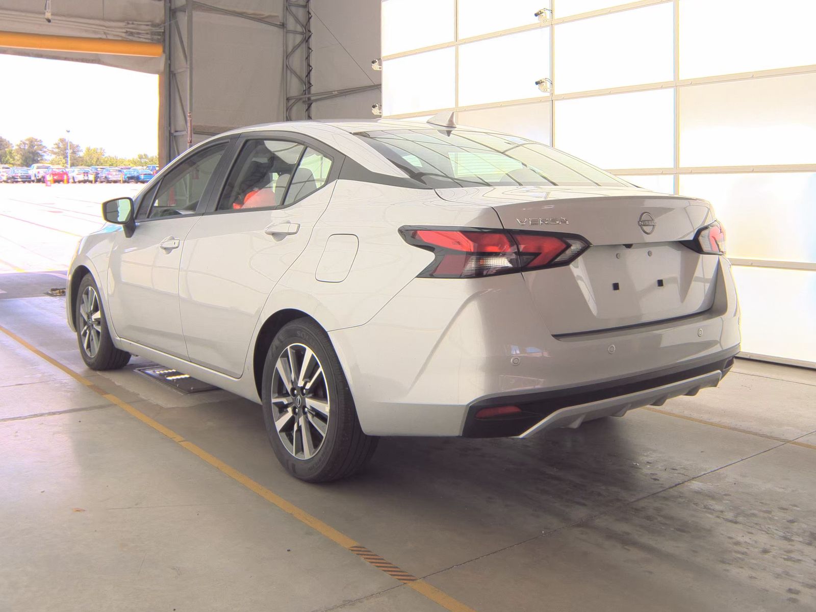 NISSAN VERSA - 9