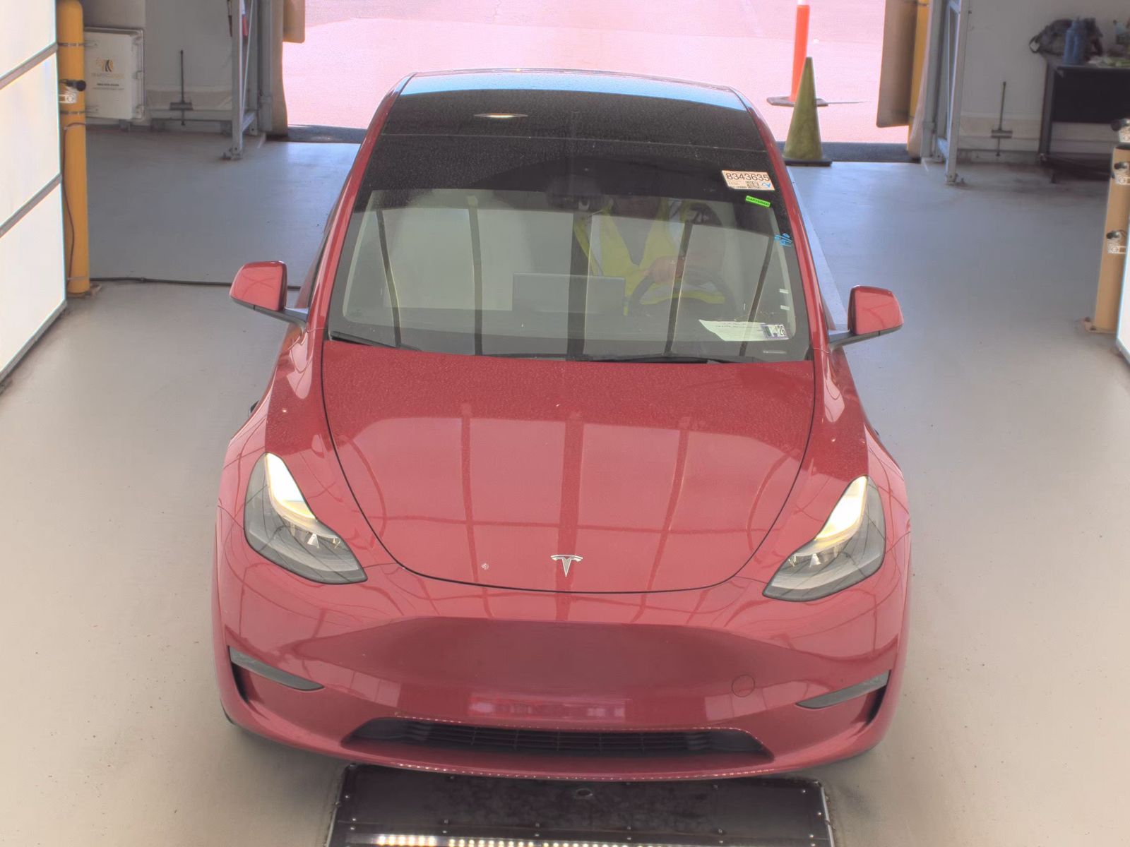 TESLA MODEL Y - 3