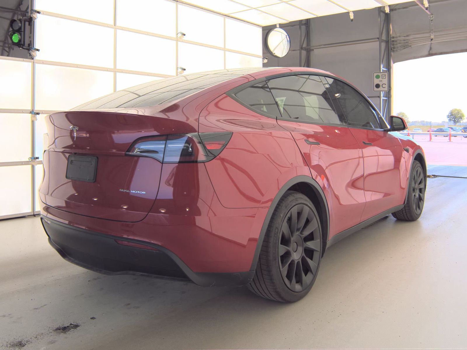 TESLA MODEL Y - 6