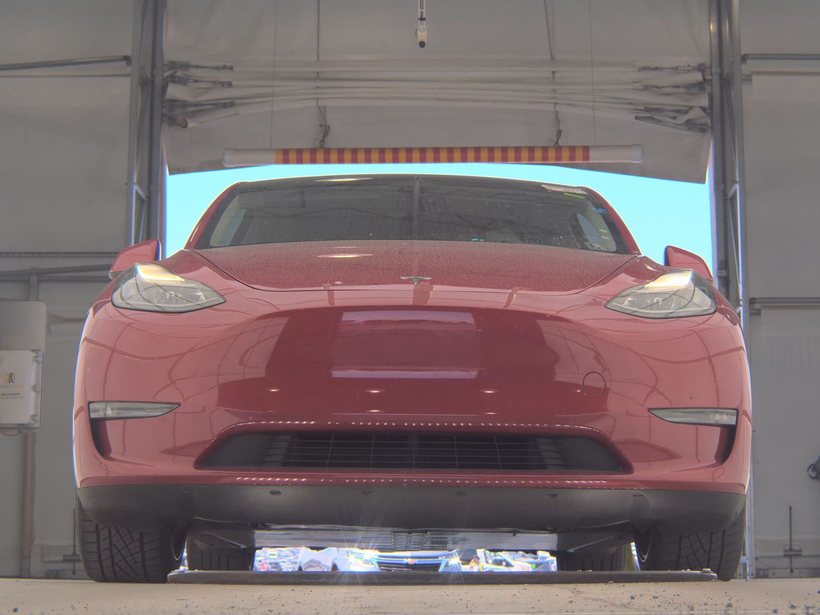 TESLA MODEL Y - 4