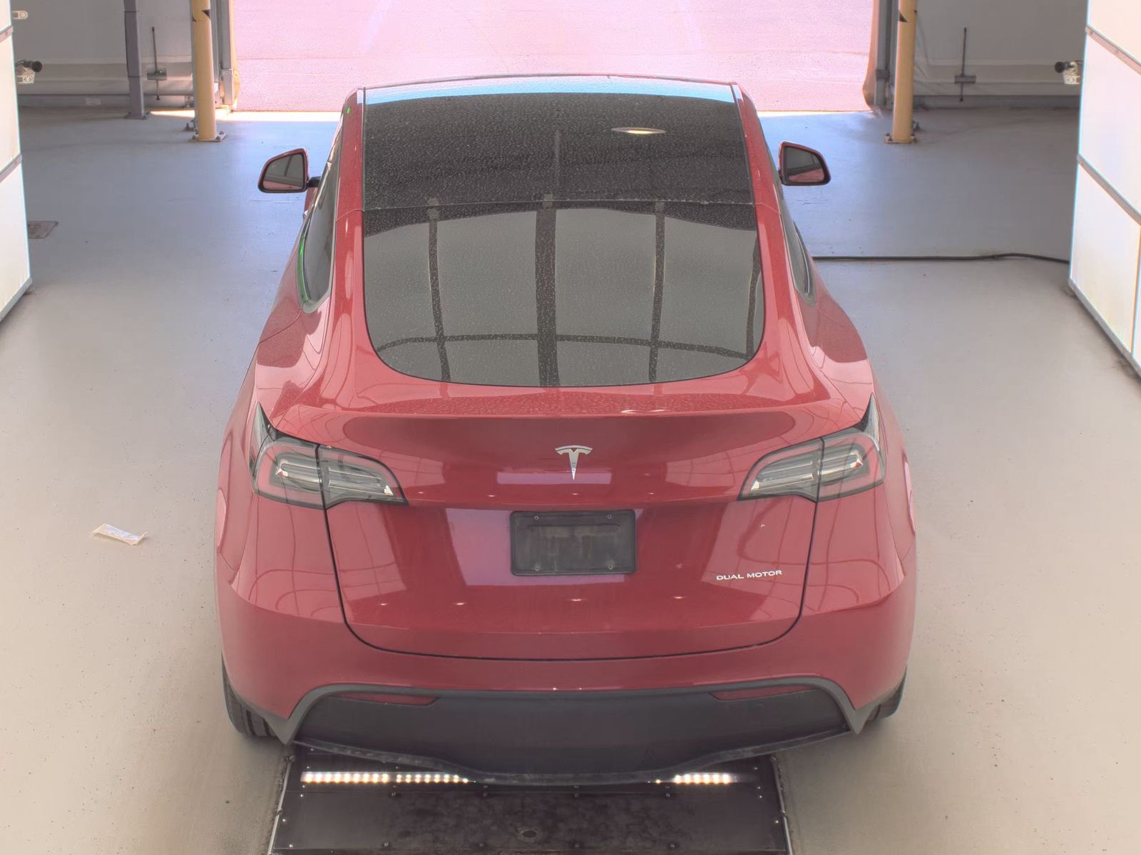 TESLA MODEL Y - 7