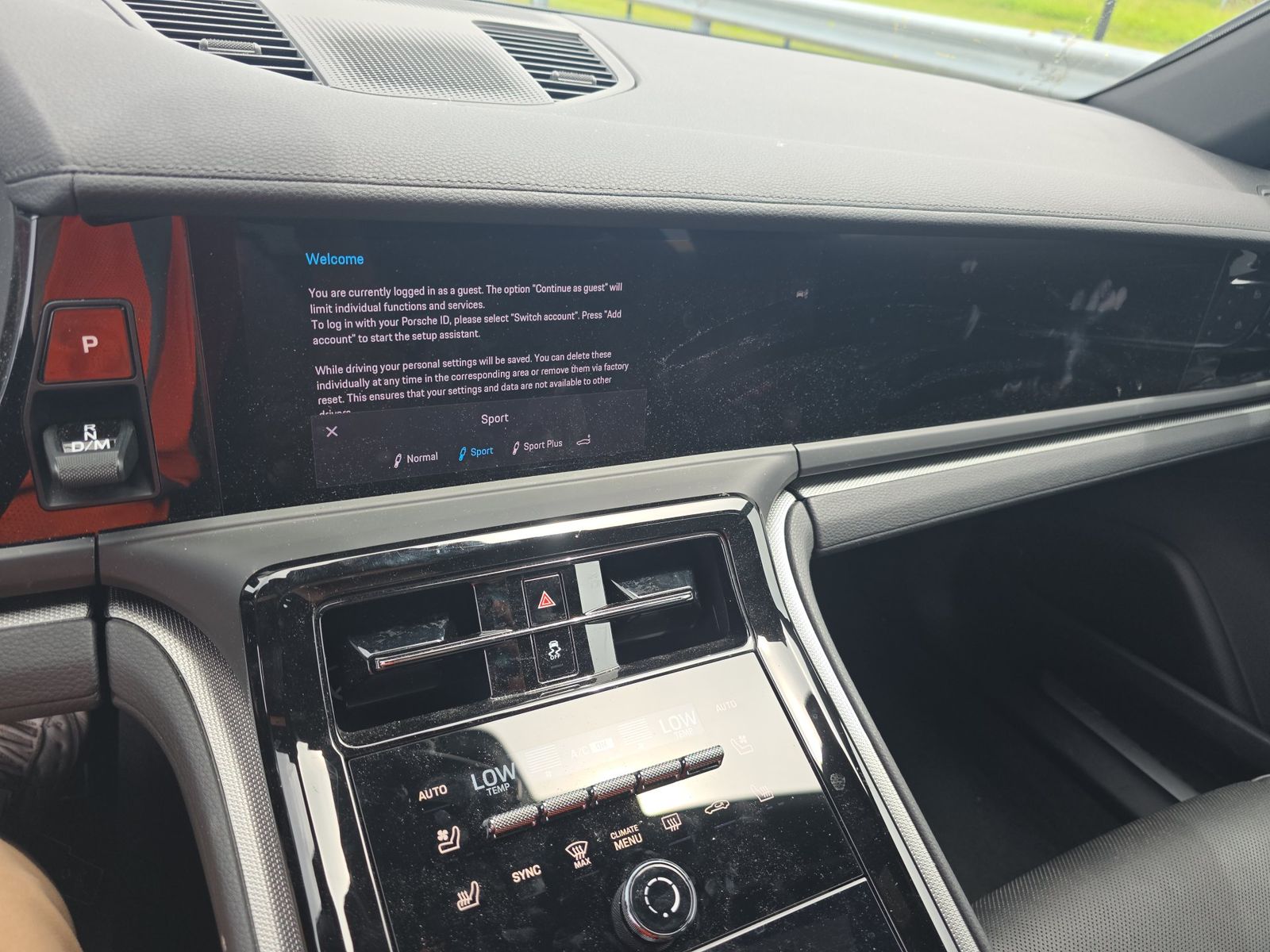 2025 Porsche Panamera 4 AWD