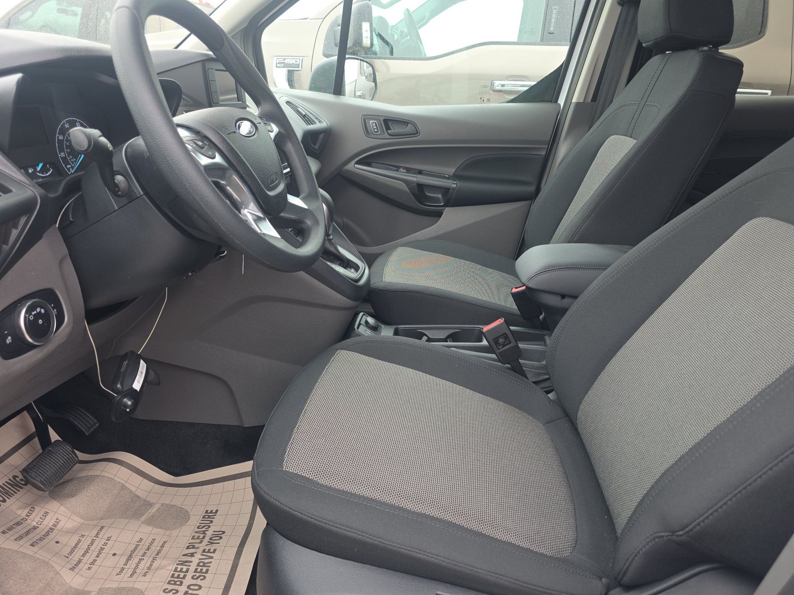 FORD TRANSIT CONNECT - 8