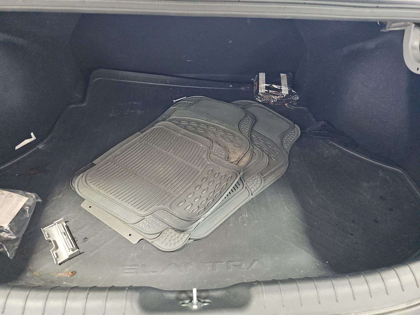 2023 Hyundai Elantra SEL FWD