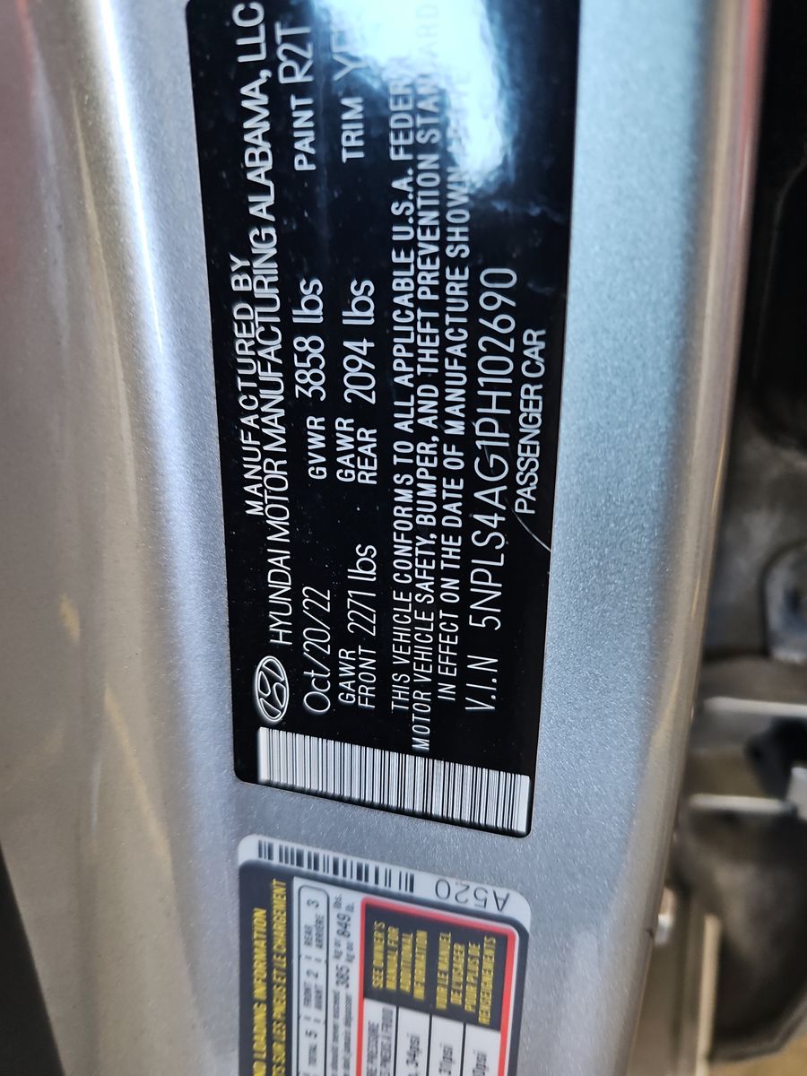 2023 Hyundai Elantra SEL FWD