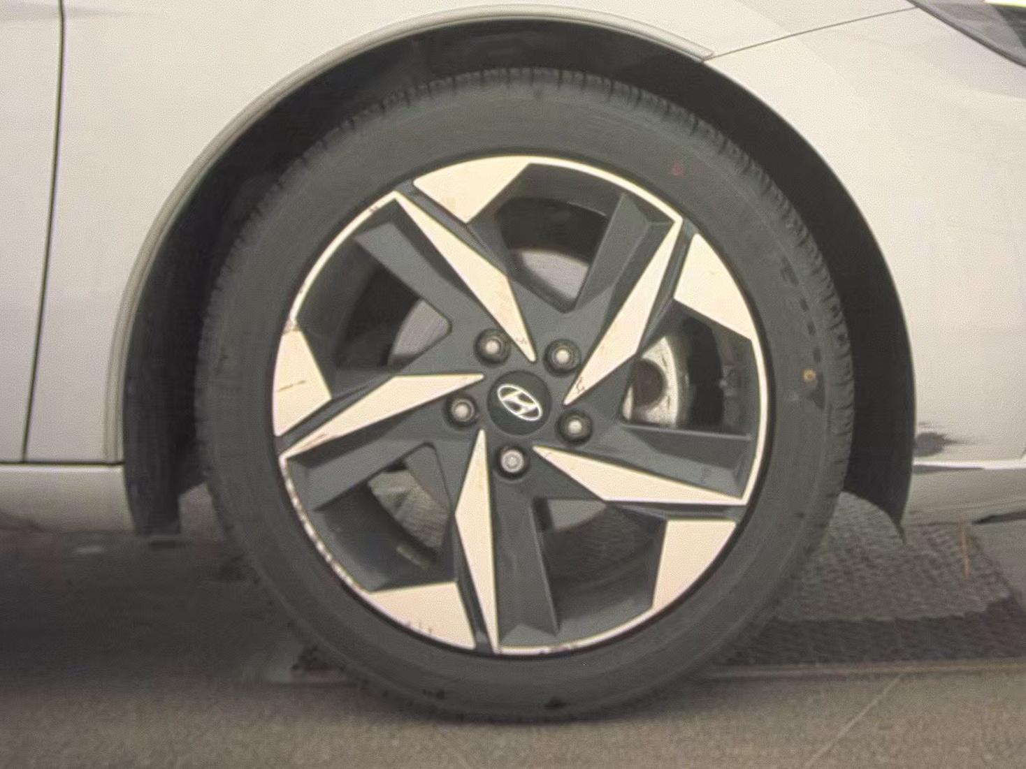 2023 Hyundai Elantra SEL FWD