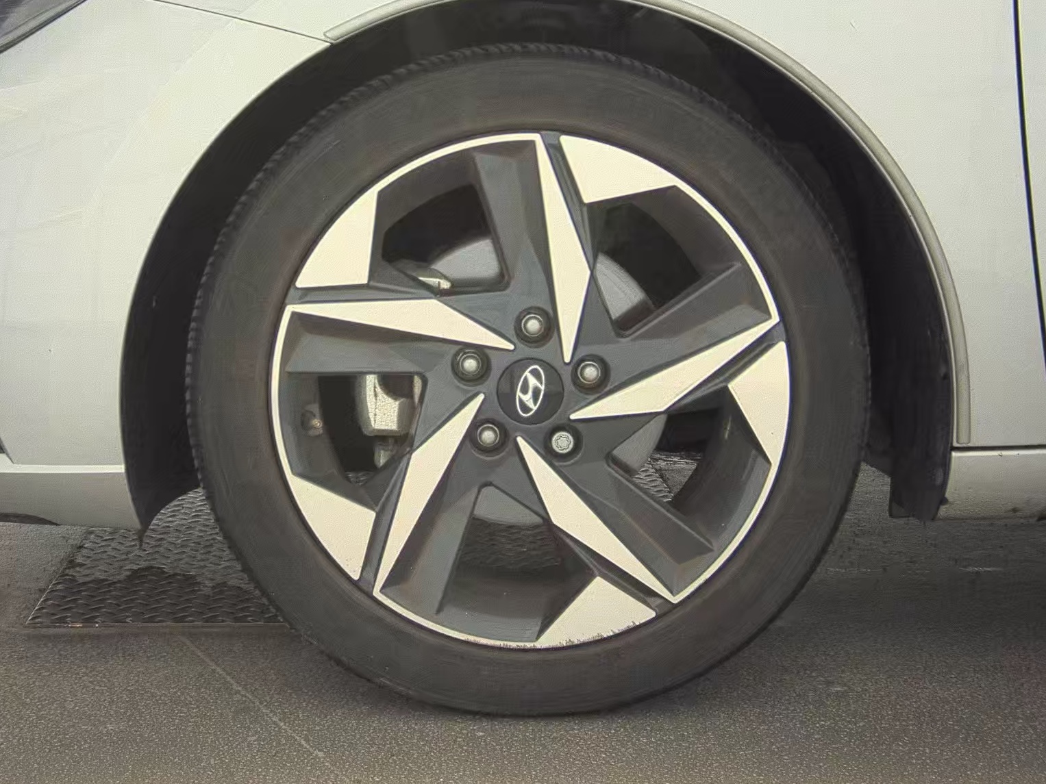 2023 Hyundai Elantra SEL FWD