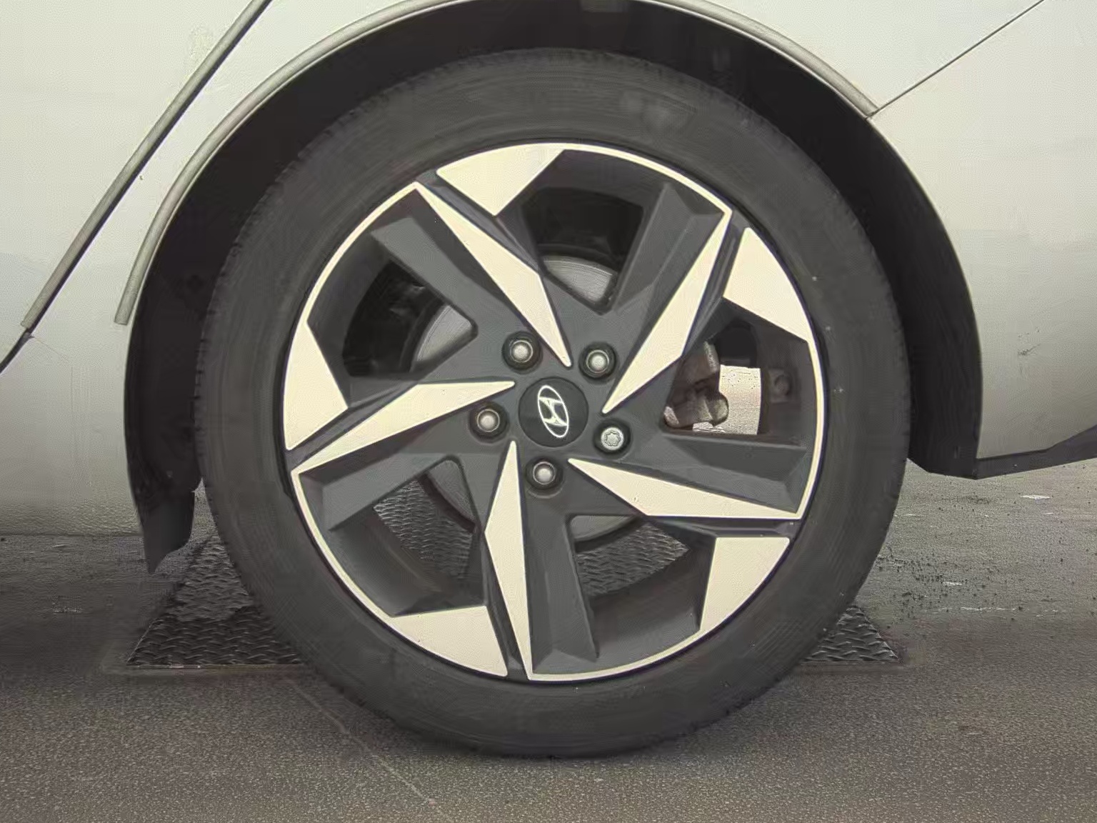 2023 Hyundai Elantra SEL FWD