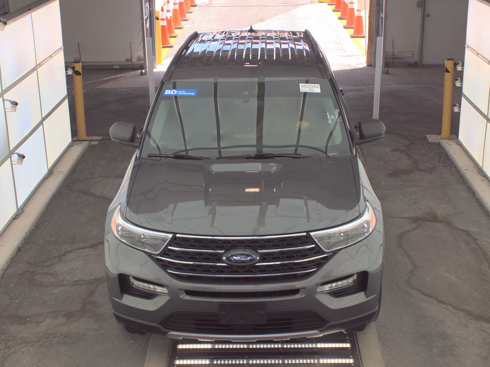 FORD EXPLORER - 3