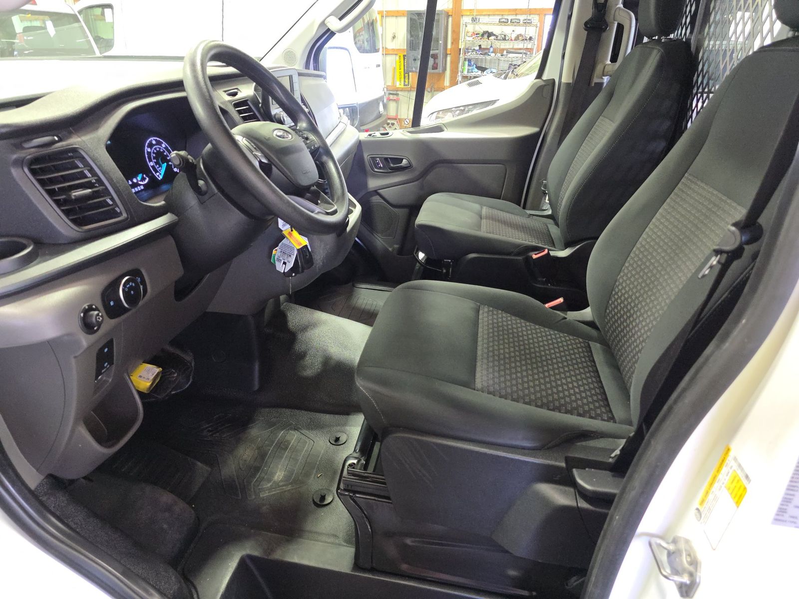 FORD TRANSIT 250 - 8