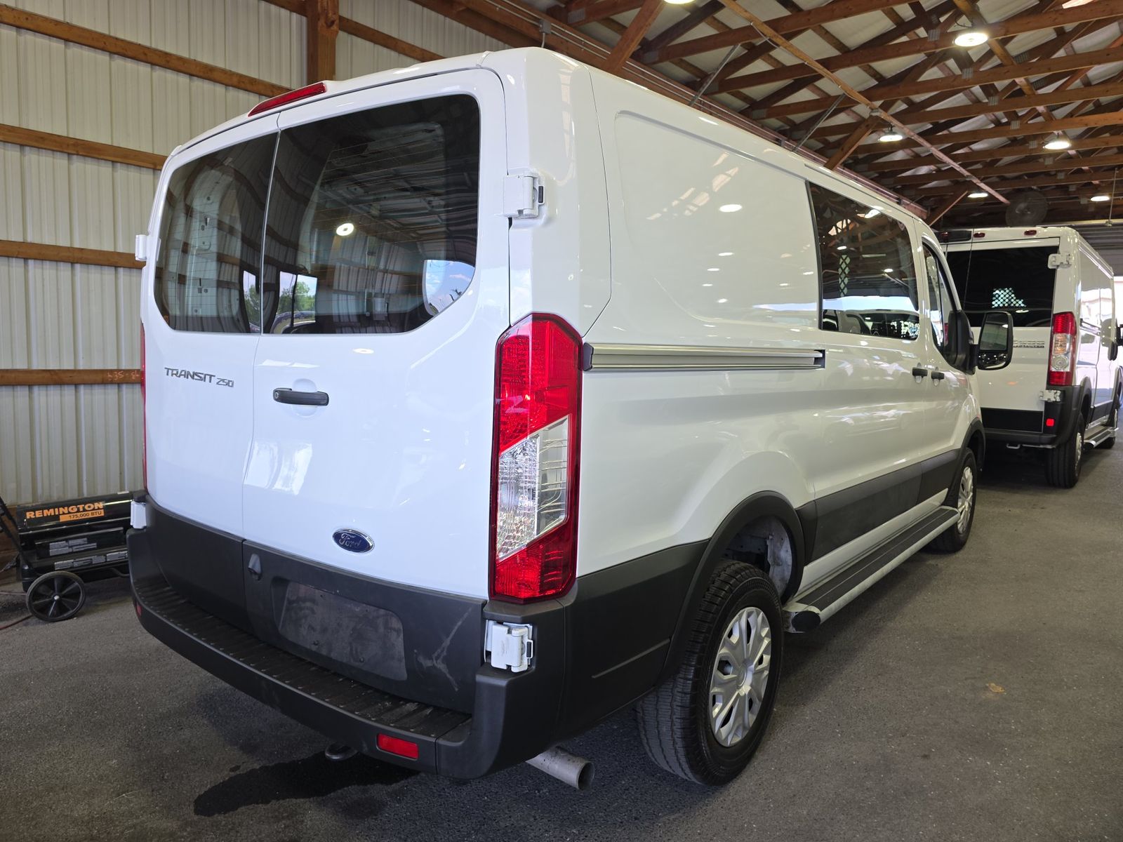 FORD TRANSIT 250 - 5