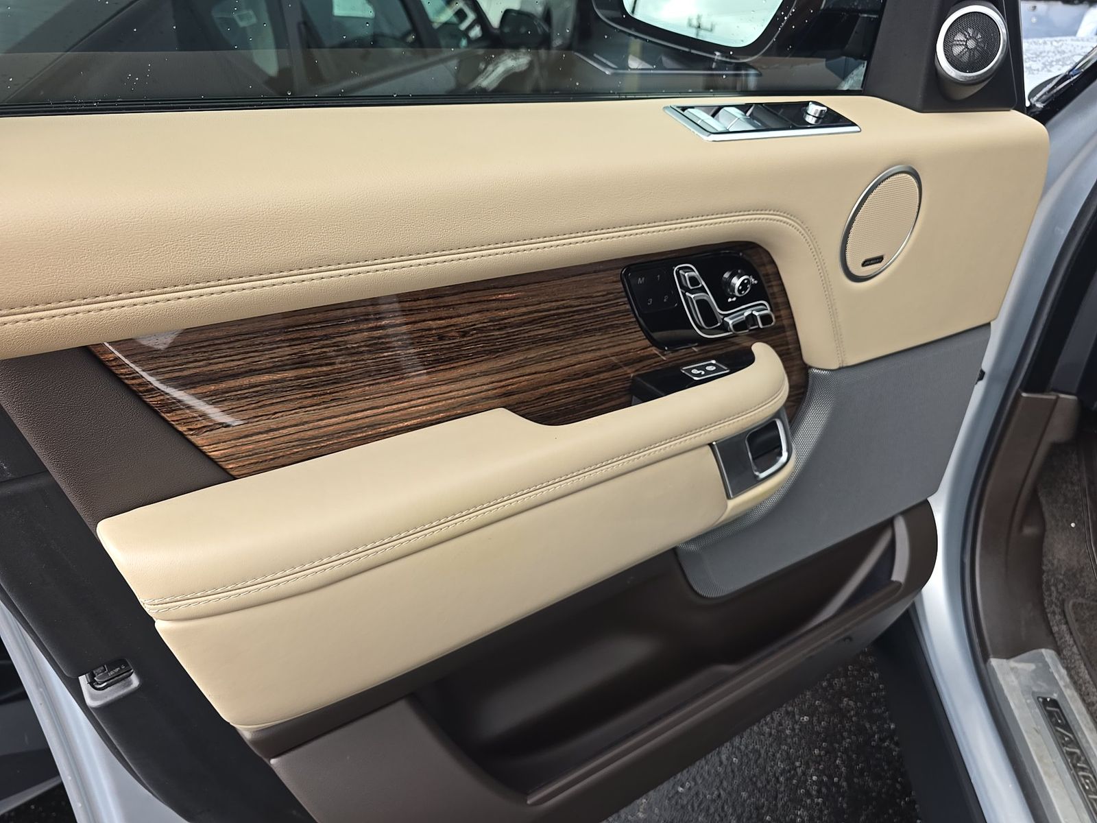 LAND ROVER RANGE ROVER - 10
