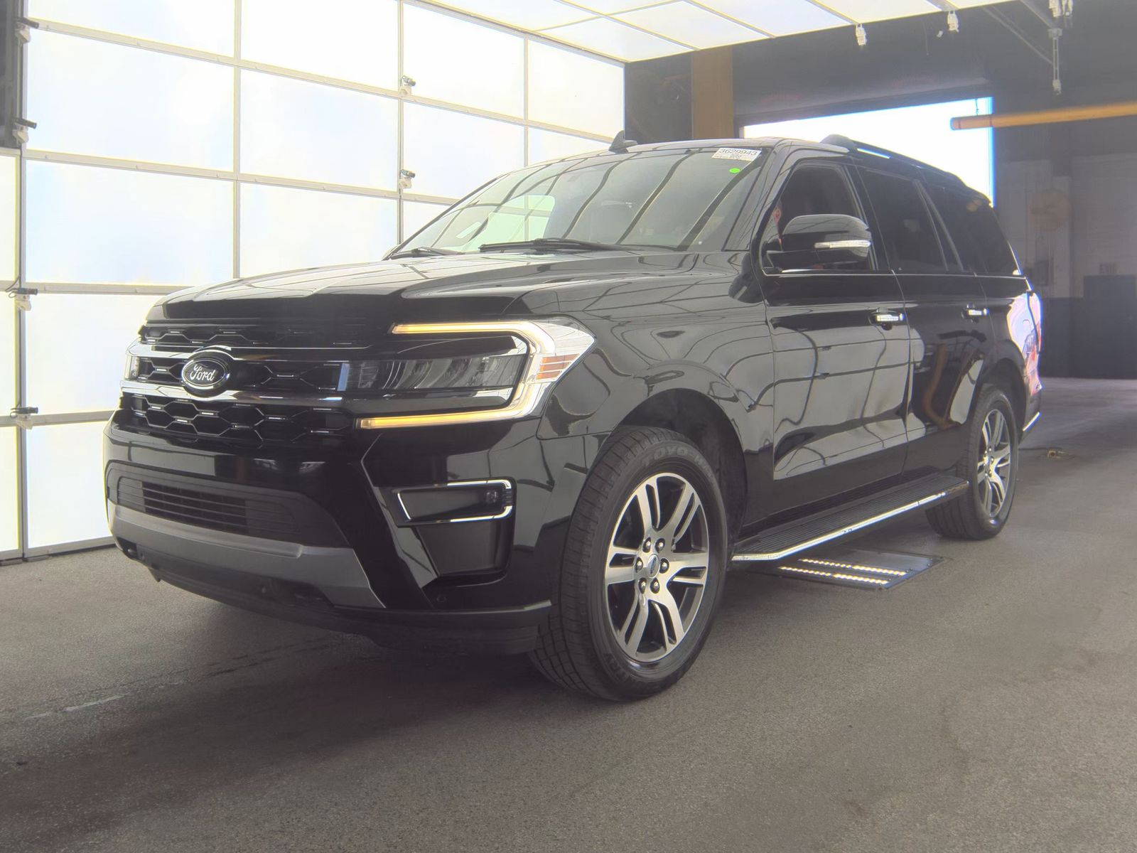 FORD EXPEDITION - 1
