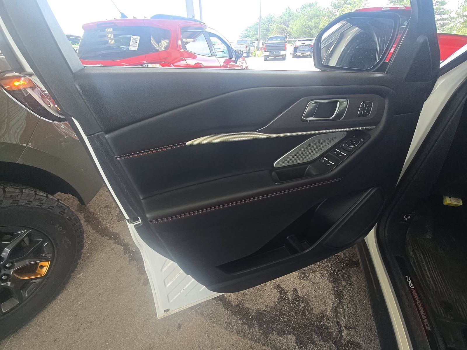 FORD EXPLORER - 10