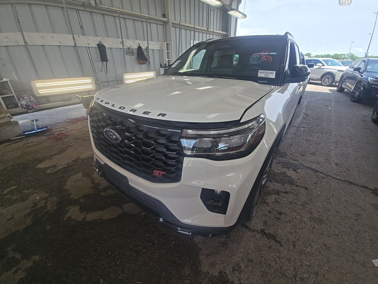 FORD EXPLORER - 1