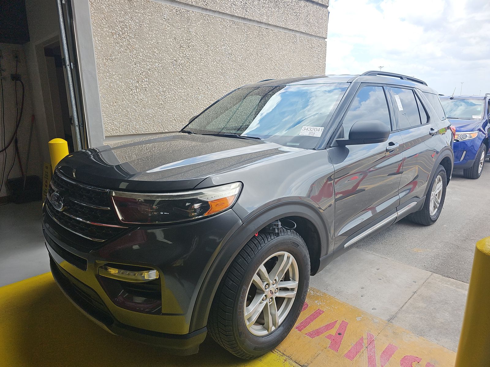 FORD EXPLORER - 1