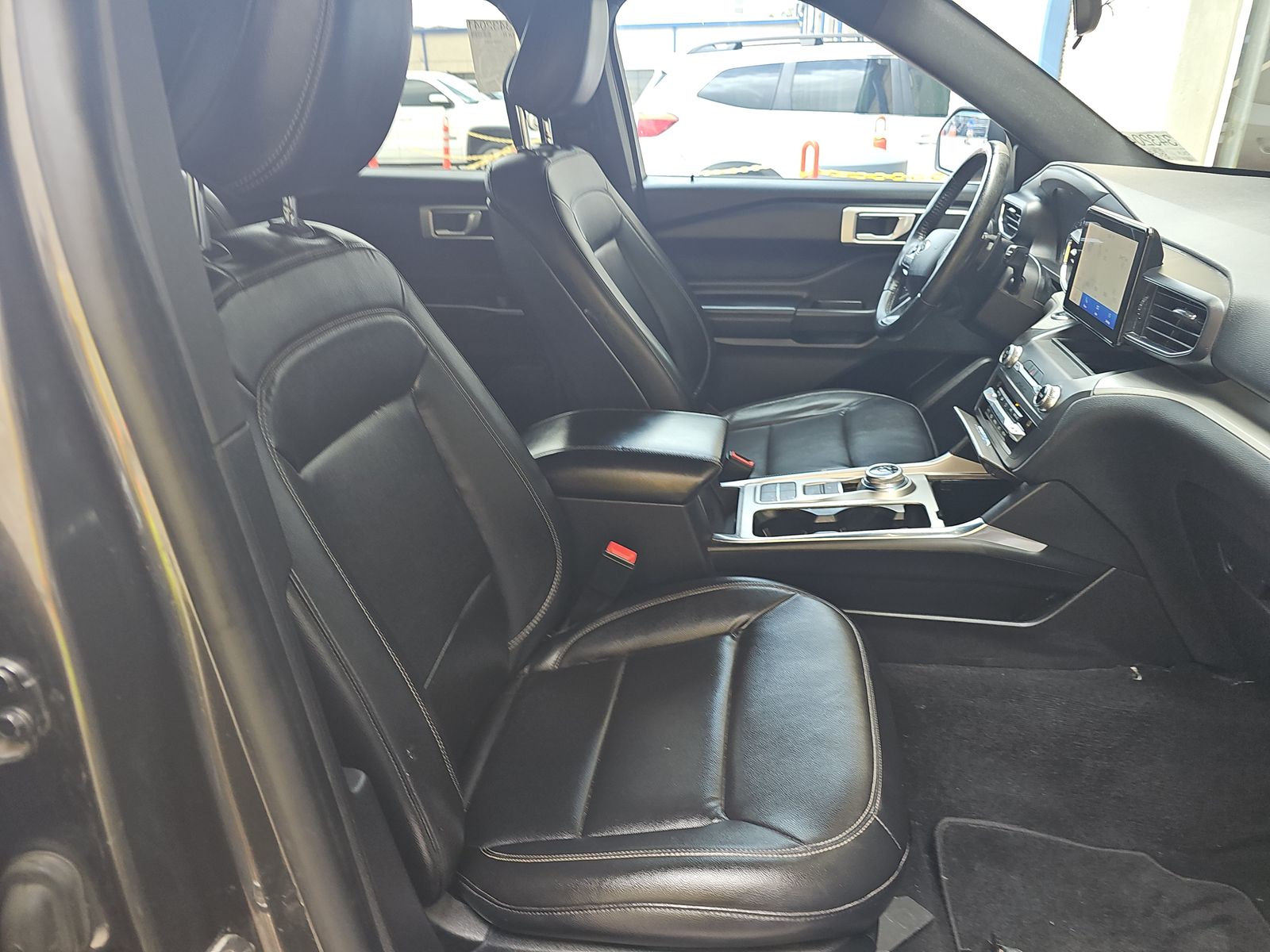 FORD EXPLORER - 9