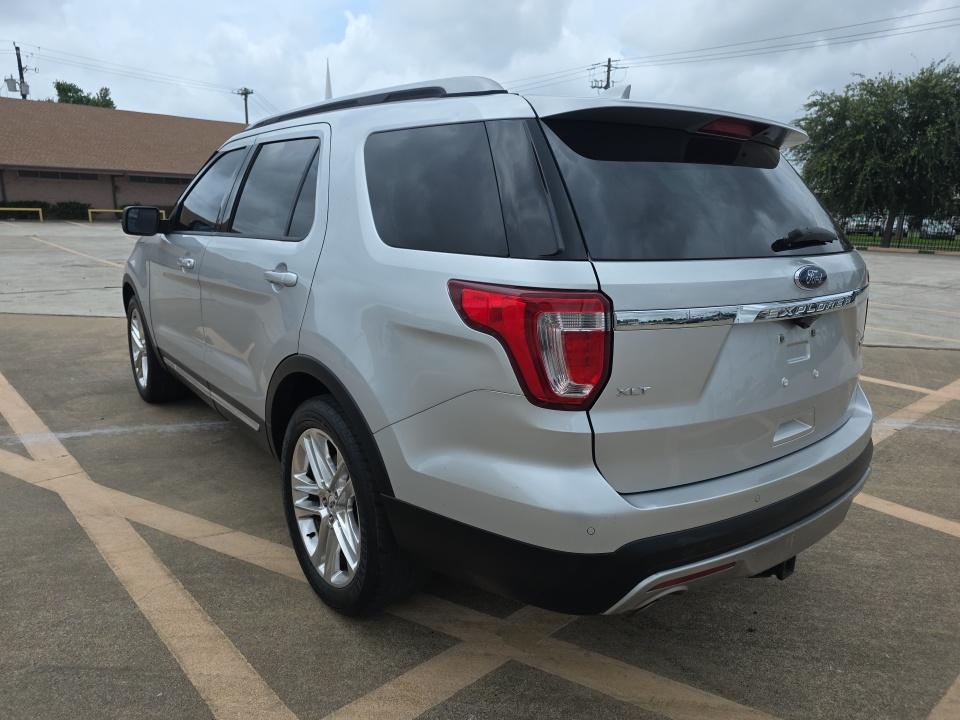 FORD EXPLORER - 7