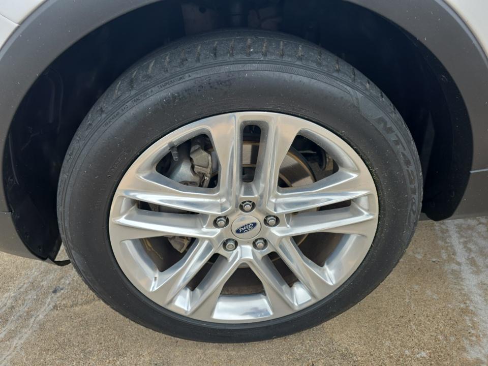 FORD EXPLORER - 9