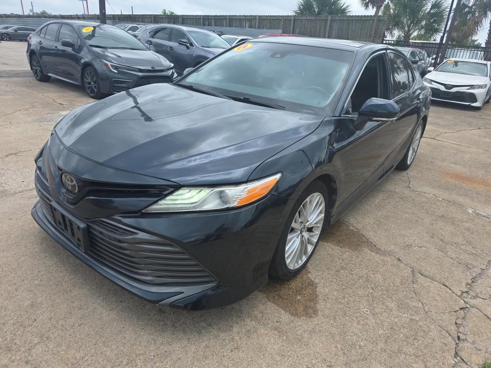 TOYOTA CAMRY - 1