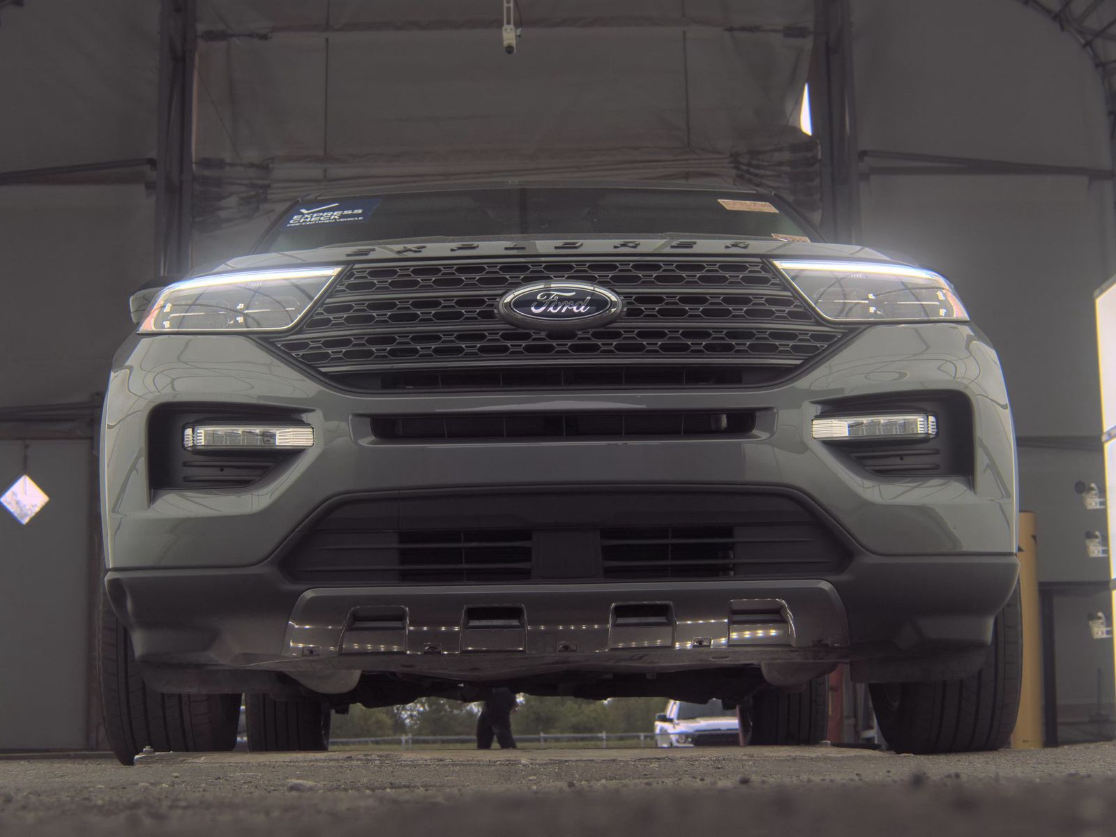 FORD EXPLORER - 4