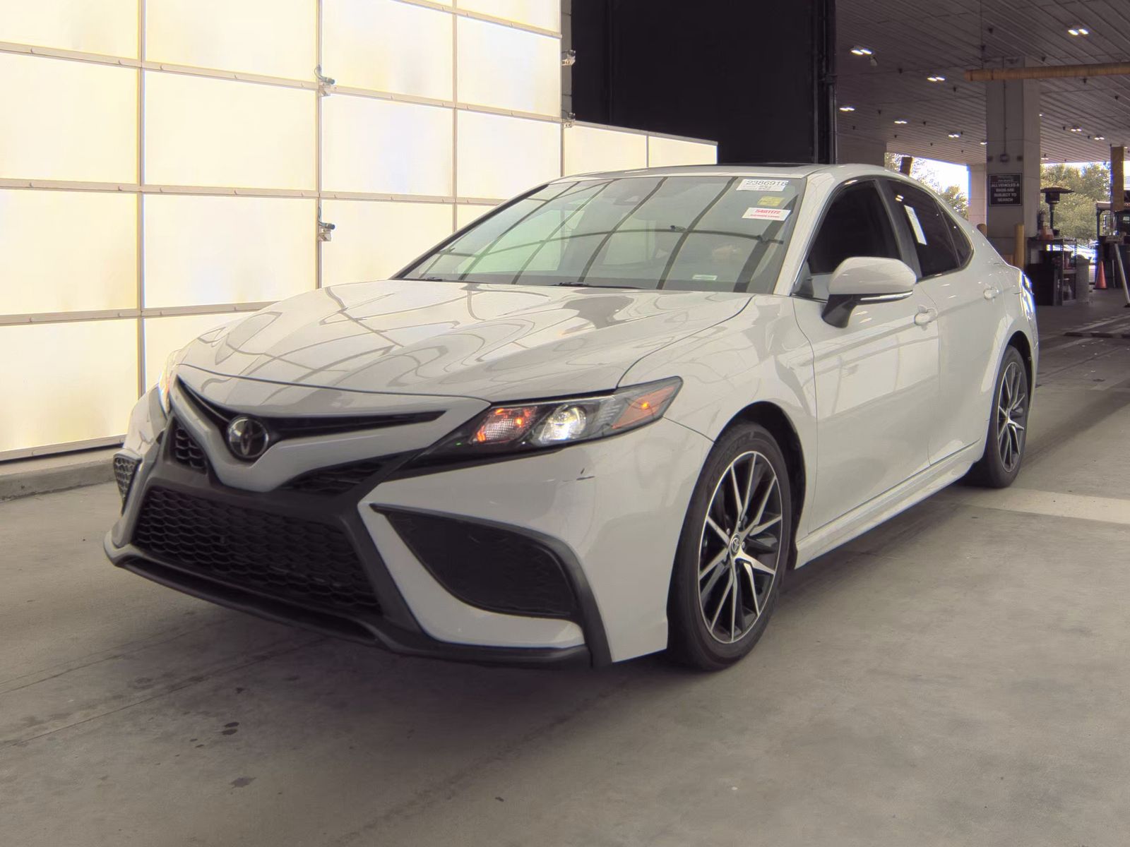 TOYOTA CAMRY - 1